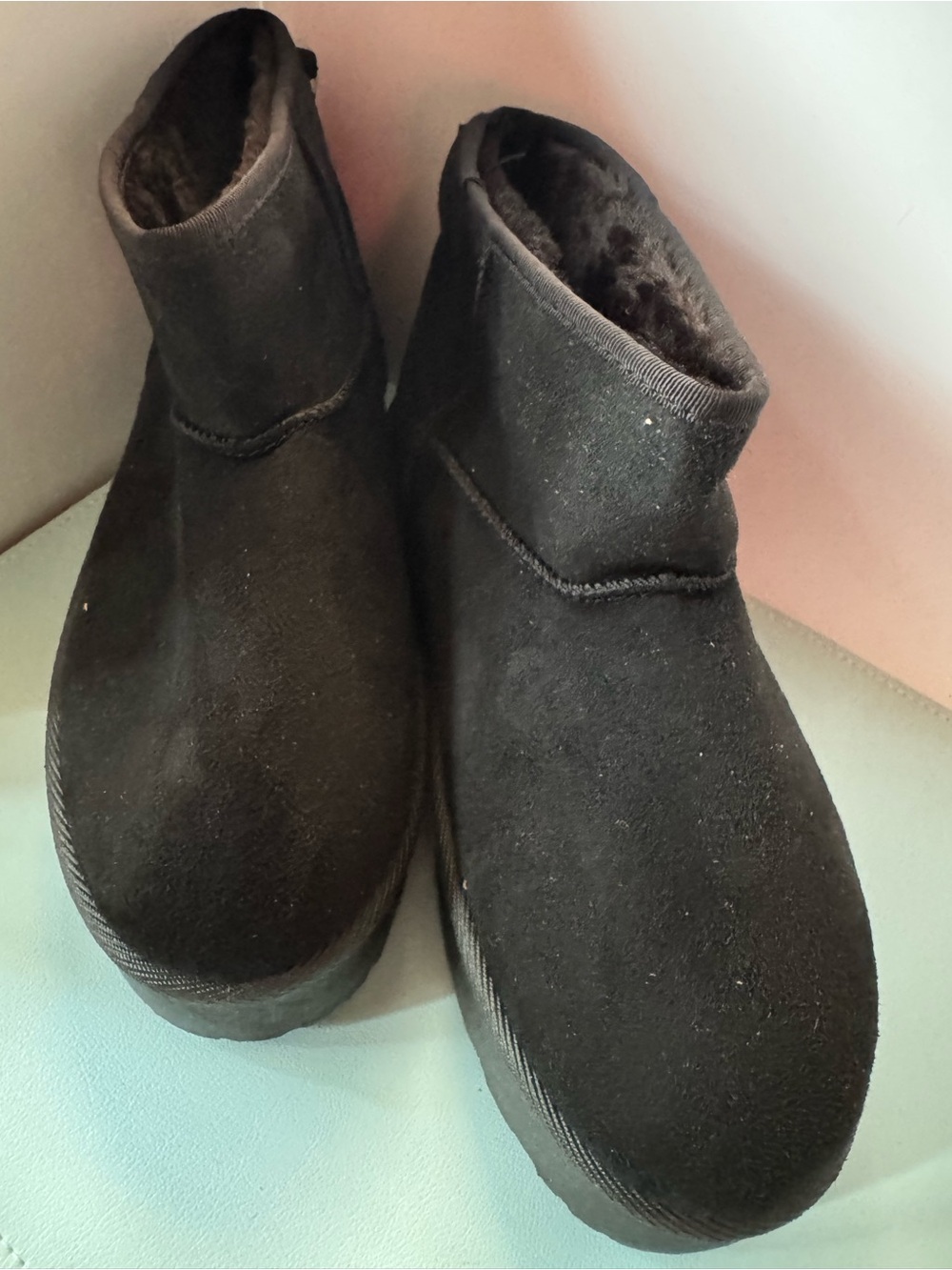 Avalanche Women’s Black Suede Short Winter Boots